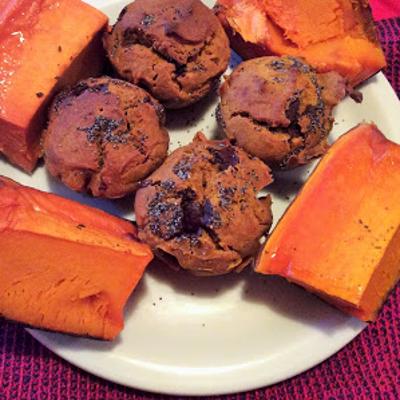 Muffins dolci con zucca e cioccolato fondente